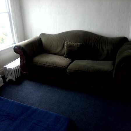 A Cozy Bedroom For You To Relax Pittsburgh Exterior photo